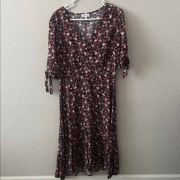 Luxology Dresses & Skirts - Luxology Black and Pink Floral Midi Dress